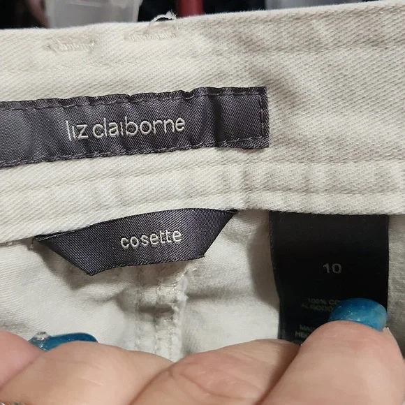 Liz Claiborne - Picture 2 of 4